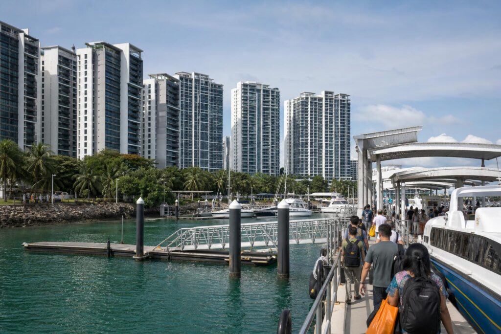 Gedung apartemen dekat ferry terminal Harbour Bay di Batam