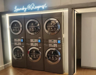 SleepRest Laundry – Fasilitas Laundry Mandiri untuk Tamu SleepRest